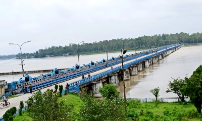 বিপৎসীমার নিচে নামলো তিস্তার পানি,  কাটেনি বন্যার শঙ্কা