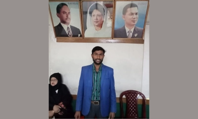 পুলিশের ‘থাপ্পড়’, কানে শুনছেন না যুবদল নেতা