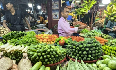 ক্রেতা কম তবু স্বস্তি নেই সবজির বাজারে