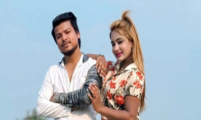 ম্যাক্স অভিকে নিয়ে লাইভে আসবেন রিয়া মনি