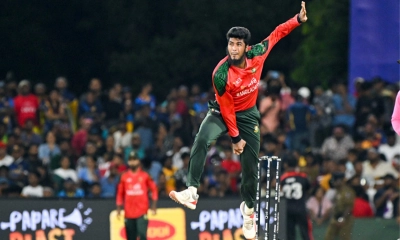 অভিষেক তাণ্ডবের পর রিশাদের জোড়া উইকেট