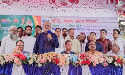 রক্তপিপাসু হাসিনা গণতন্ত্রের গলায় পা দিয়ে টিপে ধরেছিল: রিজভী