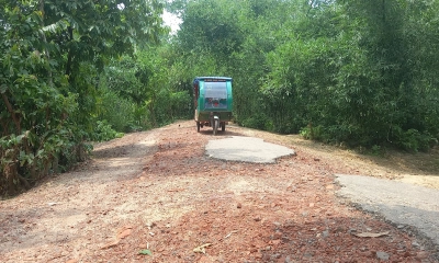 রাস্তা নয়, যেন মরণ ফাঁদ
