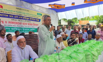বক্তব্য দেন বিএনপির কেন্দ্রীয় কমিটির সহ-স্বাস্থ্যবিষয়ক সম্পাদক প্রফেসর ডা. রফিকুল ইসলাম বাচ্চু। ছবি- রূপালী বাংলাদেশ