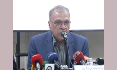দুদকের ক্ষেত্রে সরকার আত্মঘাতী অবস্থান নিয়েছে : ইফতেখারুজ্জামান