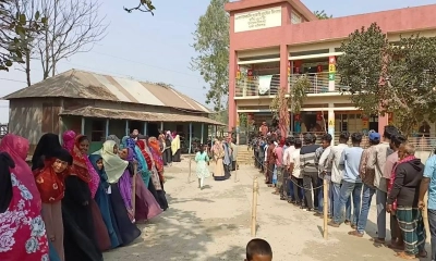 মানিকগঞ্জ-১ আসনে উৎসবমুখর পরিবেশে ভোটগ্রহণ চলছে