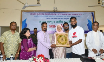 স্বর্ণজয়ী শাটলার তানভীরকে নিজ উপজেলায় সংবর্ধনা