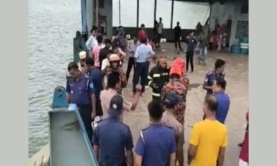 আবারও দৌলতদিয়া ফেরিঘাটে পদ্মায় ডুবল যাত্রীবাহী বাস
