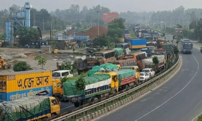 ঢাকা-টাঙ্গাইল মহাসড়কে দীর্ঘ যানজট, চরম ভোগান্তি