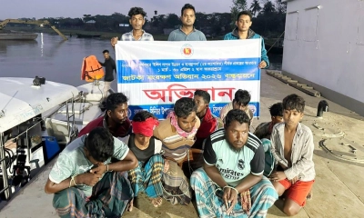 মেঘনায় জাটকা শিকার, ৭ জেলে আটক