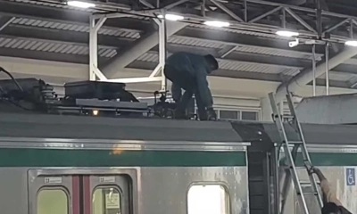 কোথায় আছে মেট্রোরেলের ছাদে ওঠা সেই কিশোর?