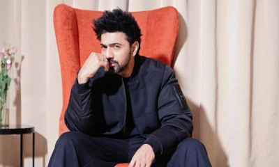 দেবকে দেখে ‘চোর’ বলে উঠল, ভিডিও ভাইরাল
