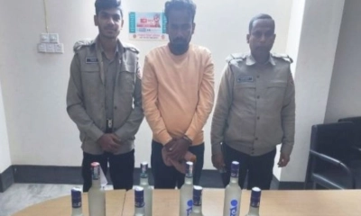 ভারতীয় মদসহ নেত্রকোনায় এক যুবক আটক