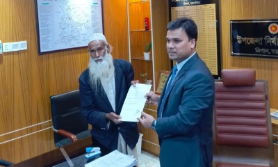 ভিক্ষার টাকায় কেনা মুনসুরের মনোনয়ন বাতিল, করবেন আপিল