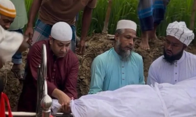 প্রটোকল ভেঙে দাফনে অংশ নেওয়ায় প্রশংসায় ভাসছেন তথ্য প্রতিমন্ত্রী