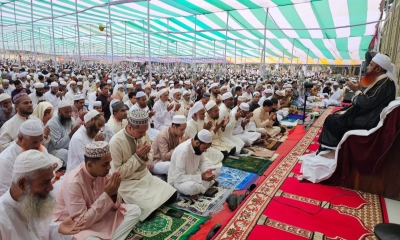 টাঙ্গাইলে কেন্দ্রীয় ঈদগাহে ঈদের প্রধান জামাত অনুষ্ঠিত