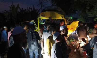 মাদারীপুরে বাস-ট্রাক সংঘর্ষে আহত ১৫