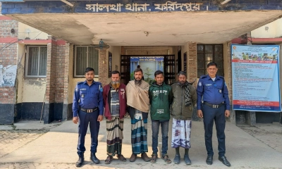 পুলিশের বিশেষ অভিযানে ৪ জুয়াড়ি আটক