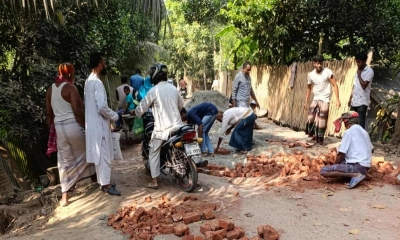 রাস্তা মেরামত করলেন জামায়াতের নেতাকর্মীরা