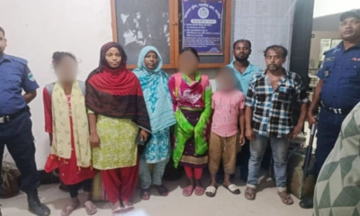 সাতক্ষীরা সীমান্ত দিয়ে ফেরত আসা বাংলাদেশিরা। ছবি- রূপালী বাংলাদেশ