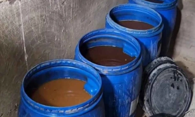 সাভারে হাঁসের খামারের আড়ালে গড়ে ওঠা একটি বাংলা মদের কারখানা।    ছবি- সংগৃহীত