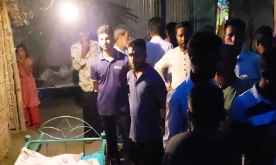 মৃতের বাড়িতে স্বজনের ভিড়।  ছবি- সংগৃহীত
