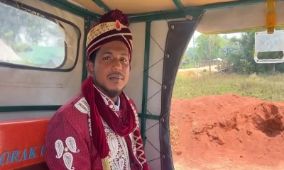 তেল সংকট, গাড়ি না পেয়ে টমটমে বিয়ে করতে গেলেন বর