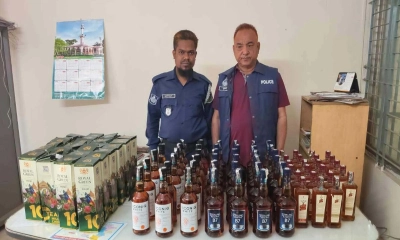 শেরপুর সীমান্তে পুলিশের অভিযানে ভারতীয় মদ উদ্ধার