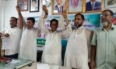 কমিটি ঘোষণা করায় শিবচরের নেতারা উচ্ছ্বসিত। ছবি- রূপালী বাংলাদেশ