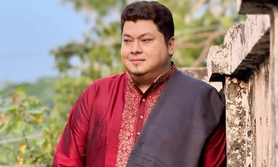 শহীদদের স্মরণে শাহ হামজার গান