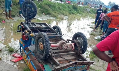 সিরাজগঞ্জে বাস চাপায় অটোভ্যানে থাকা মা-ছেলে নিহত