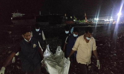 সীতাকুণ্ড উপকূলে ভেসে এলো অর্ধগলিত লাশ