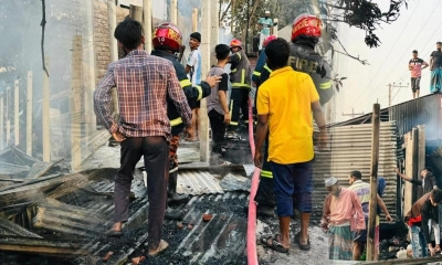 রমজানের প্রথম দিনেই আগুনে নিঃস্ব ১৮ পরিবার