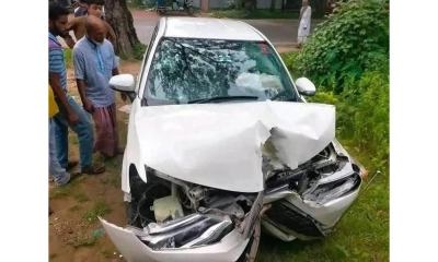 মোটরসাইকেলকে বাঁচানোর চেষ্টা ছেলের, দুর্ঘটনায় প্রাণ গেল বাবার