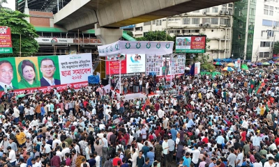 বৃষ্টি উপেক্ষা করে শাহবাগে ছাত্রদলের নেতাকর্মীদের ঢল