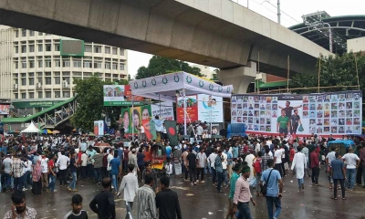 বৃষ্টি উপেক্ষা করে শাহবাগে ছাত্রদলের নেতাকর্মীদের ঢল