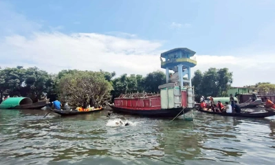 হাওরে হাউসবোট থেকে পড়ে শিশুর মৃত্যু