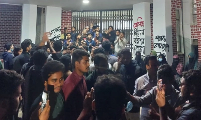 শাবিপ্রবিতে শাকসু নির্বাচন নিয়ে উত্তেজনা, উপাচার্য অবরুদ্ধ