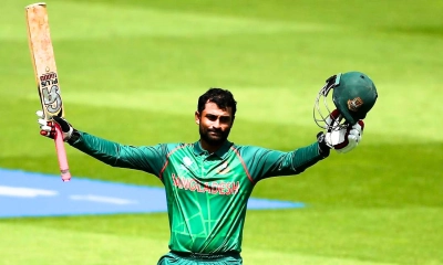 ভাঙা হাত নিয়ে যে দেশের জন্য লড়ল, বিসিবির চোখে সে ‘ভারতীয় দালাল’!