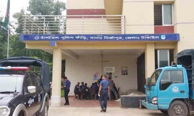 পরকীয়ার অভিযোগে বিবস্ত্র করে মারধর, ভিডিও ভাইরাল