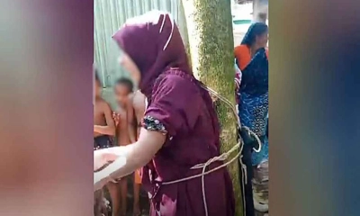 স্ত্রীর স্বীকৃতি চাওয়া নারীকে গাছে বেঁধে মারধর, গ্রেপ্তার ৩