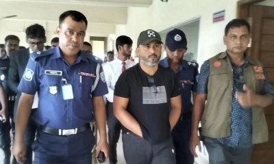 কুষ্টিয়ার সাবেক এসপি তানভীরকে গ্রেপ্তার দেখানো হয়েছে। ছবি- রূপালী বাংলাদেশ