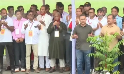 বরিশাল পৌঁছেছেন প্রধানমন্ত্রী, অংশ নিলেন বৃক্ষরোপণ ও ফ্যামিলি কার্ড বিতরণে