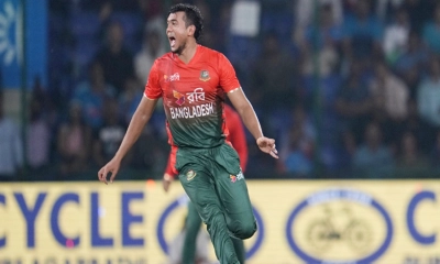 প্রথম বলেই উইকেট পেলেন তাসকিন