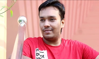 স্ট্রোক করলেন তৌ‌সিফ