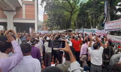 জাতীয়করণের দাবিতে কঠোর আন্দোলনে যাচ্ছে শিক্ষকরা