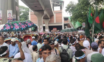 দাবি আদায়ে হাজারো শিক্ষক প্রেসক্লাবের সামনে, যান চলাচল বন্ধ