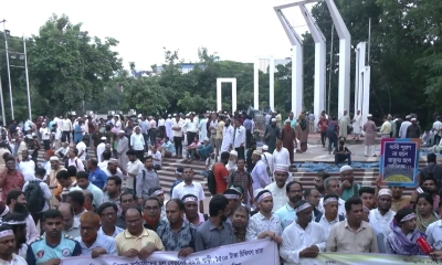 আমরণ অনশনে অসুস্থ হয়ে পড়ছেন শিক্ষকরা