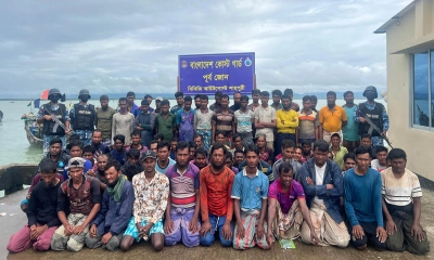 জলসীমা অতিক্রম না করার শর্তে আটক ১২২ জেলেকে ফেরত
