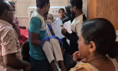 অসুস্থ শিক্ষার্থীদের হাসপাতালে নেওয়া হয়। ছবি- রূপালী বাংলাদেশ